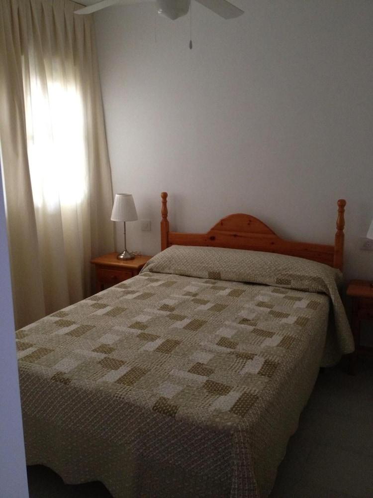 Apartamentos Torrelaguna Вера Экстерьер фото