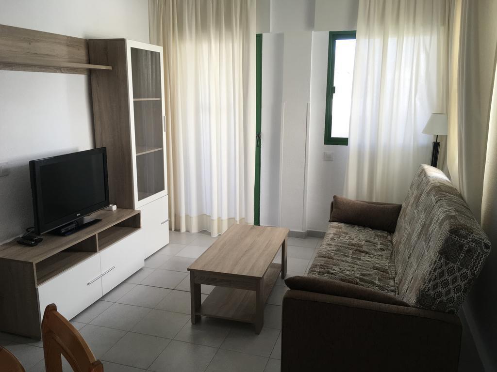 Apartamentos Torrelaguna Вера Экстерьер фото